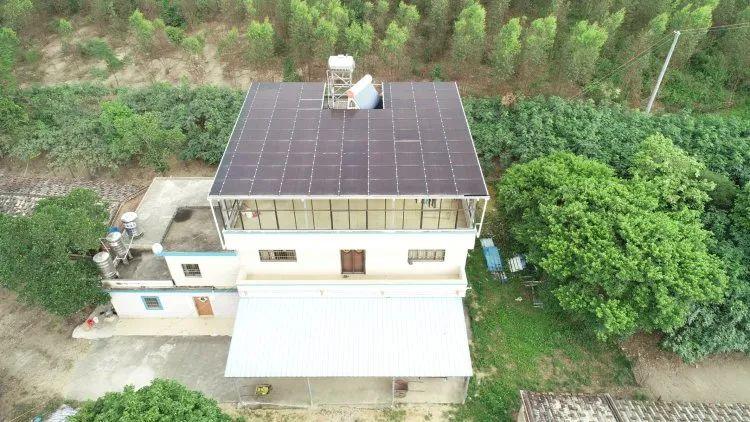 還在裝傳統(tǒng)陽光房？太傻了！如今大家都裝這個，美觀、環(huán)保還能賺錢！