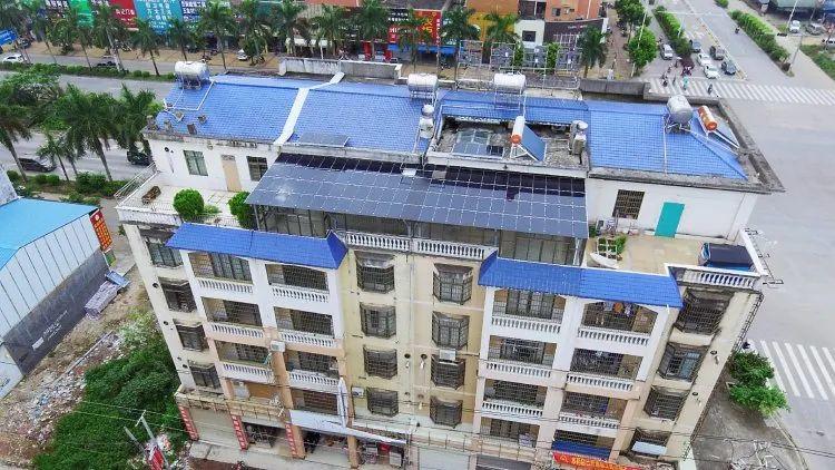 還在裝傳統(tǒng)陽光房？太傻了！如今大家都裝這個，美觀、環(huán)保還能賺錢！