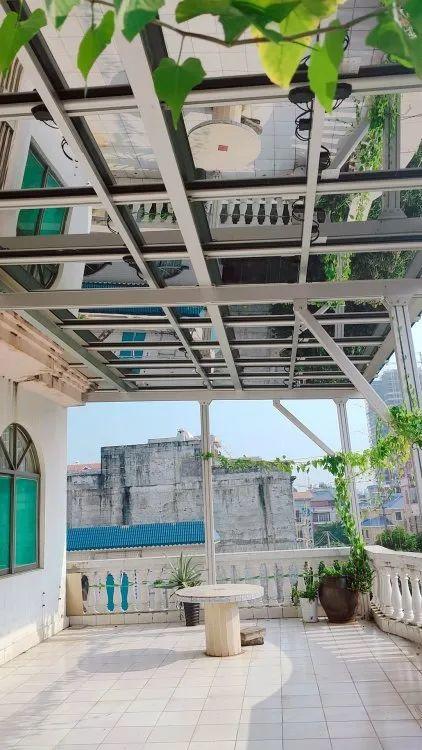 還在裝傳統(tǒng)陽光房？太傻了！如今大家都裝這個，美觀、環(huán)保還能賺錢！